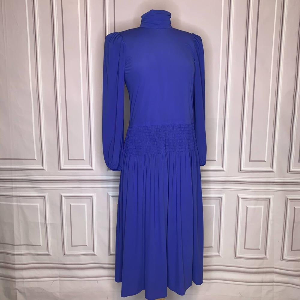 Size 6. VINTAGE dress. Shirred waist